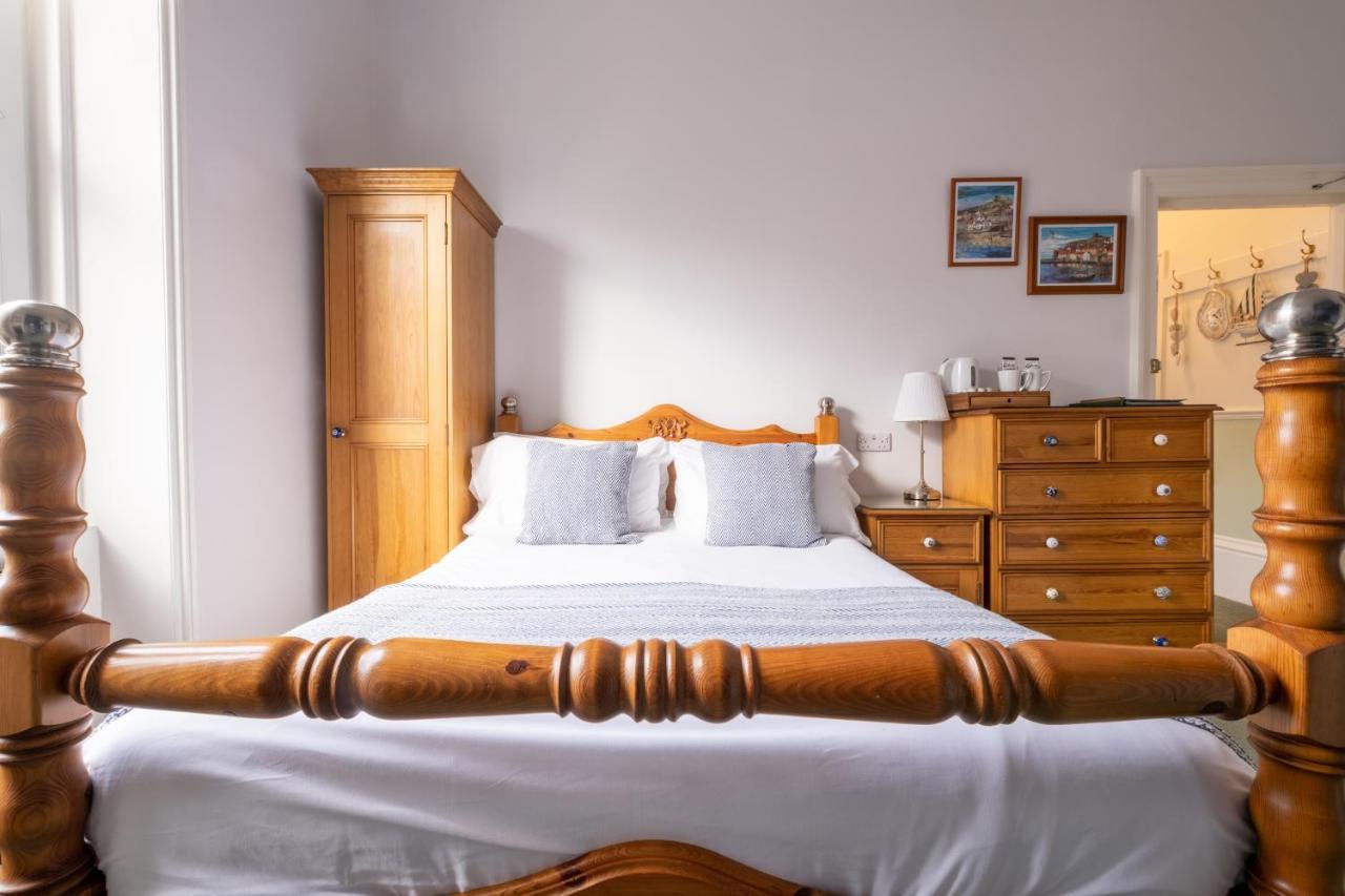 Number 7 Guest House Вітбі Екстер'єр фото