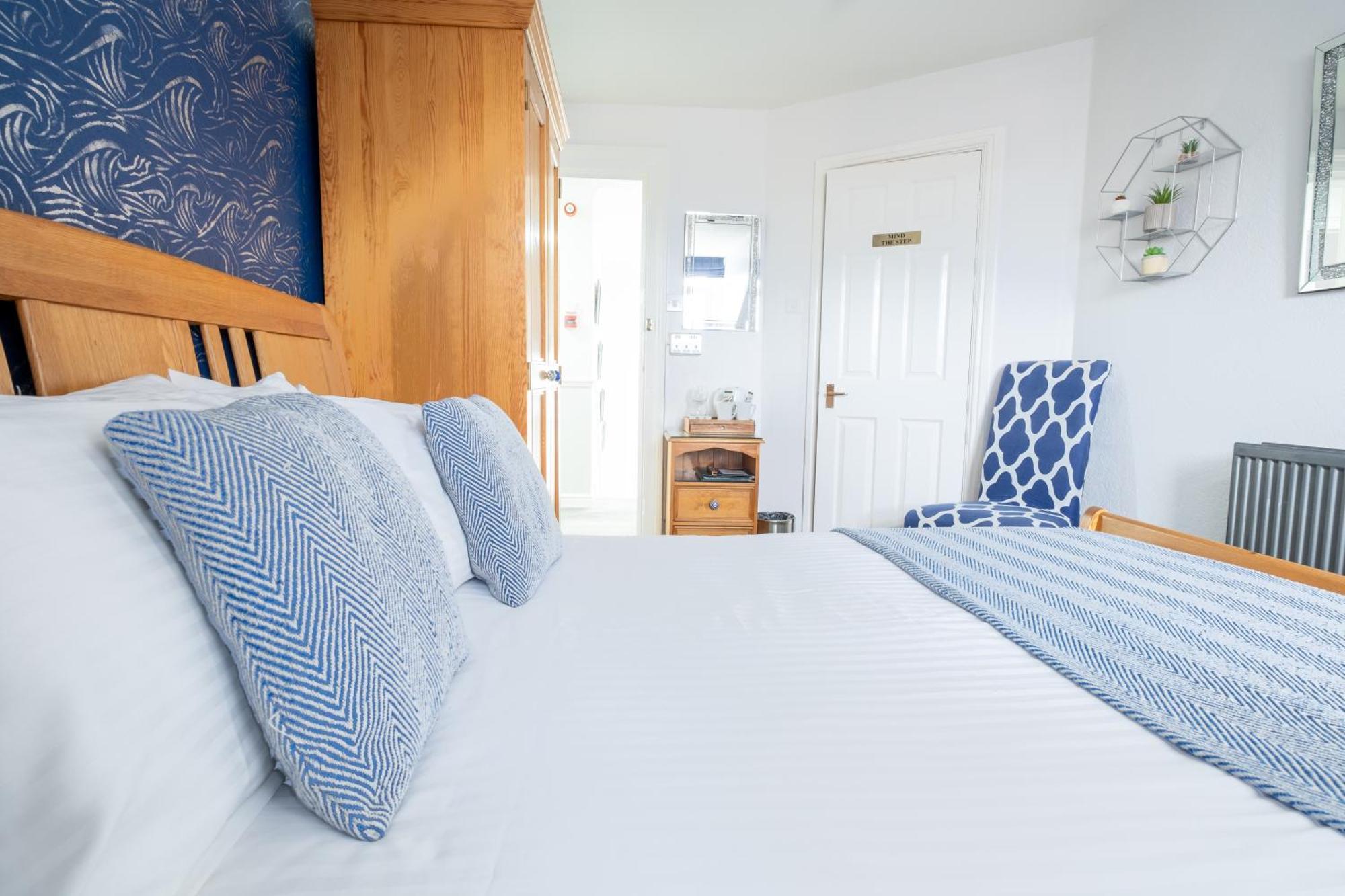 Number 7 Guest House Вітбі Екстер'єр фото