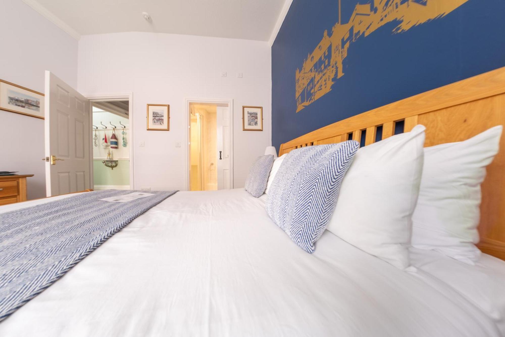 Number 7 Guest House Вітбі Екстер'єр фото