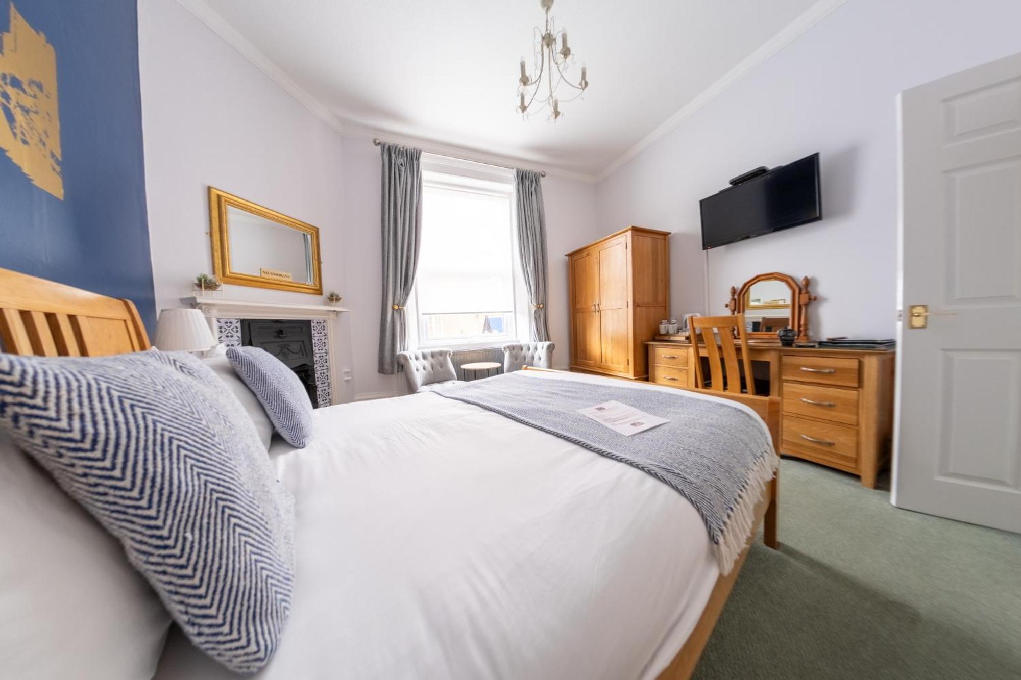 Number 7 Guest House Вітбі Екстер'єр фото